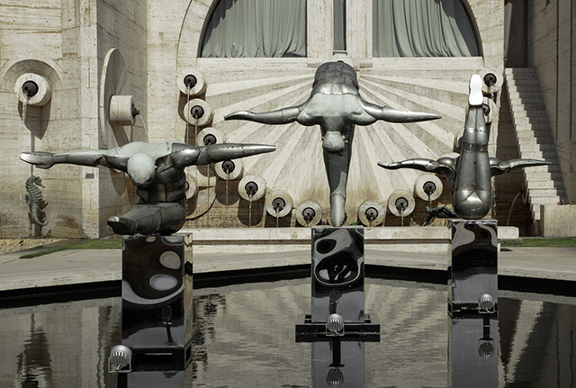 Divers sculpture by David Martin