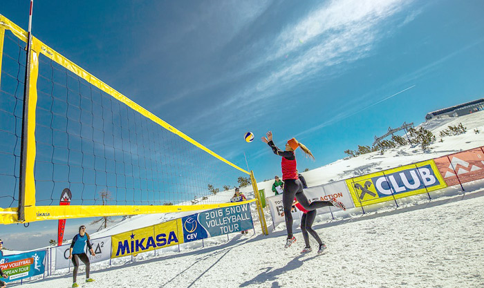 snow volleyball